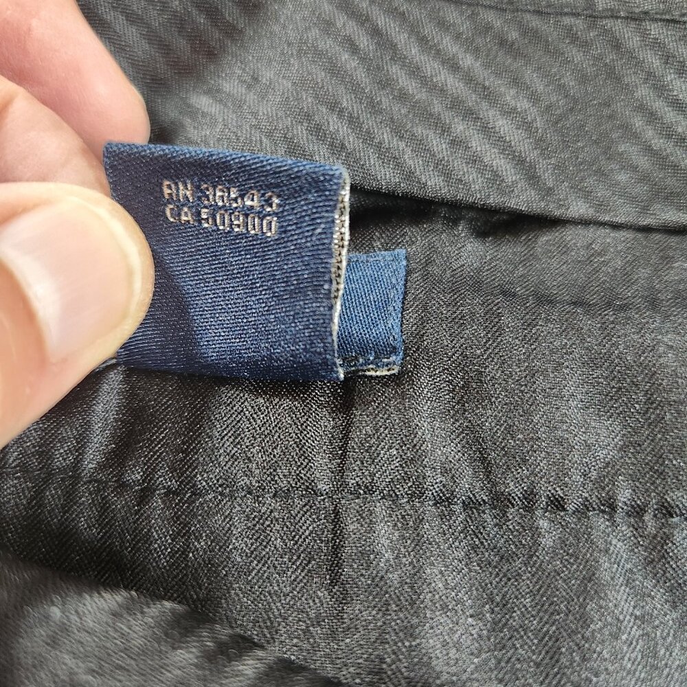 IZOD Men's Gray Dress Pants 36x32 Straight Fit Flat Front Charcoal Office Slacks - Picture 3 of 11